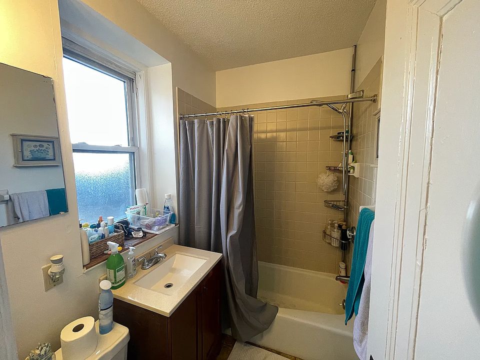 1st image of 40 Chester St #21