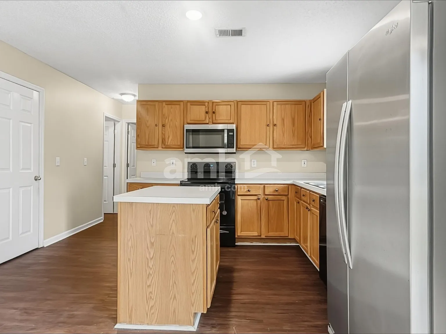 4 bed, 2.5 bath, 2037 sqft, $2,425 — Photo 4