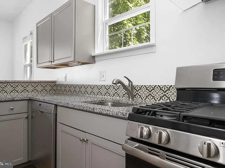 305 Main St #5 — Photo 15