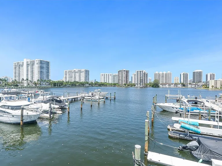 18031 Biscayne Blvd #1401 — Photo 44