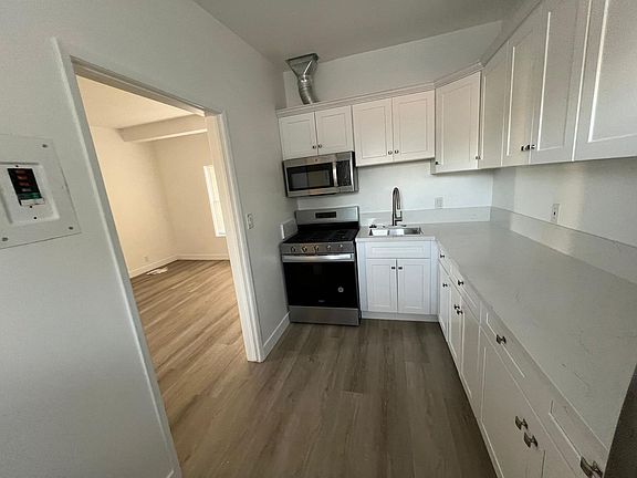 3rd image of 3726 Keystone Ave APT 14