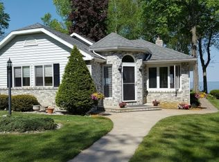 4130 Coronado Ln, Oshkosh, WI 54902