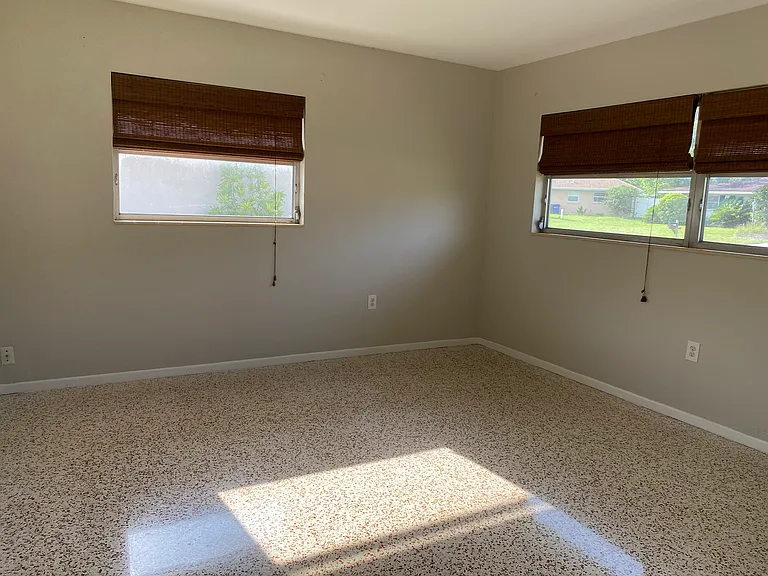 2335 Sunnyside Pl — Photo 7