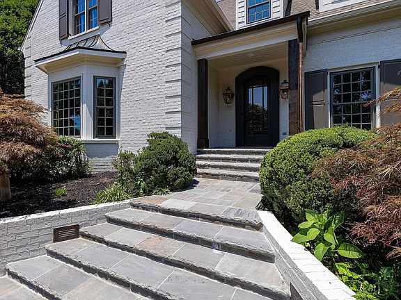 3rd image of 6507 Sherwood Dr