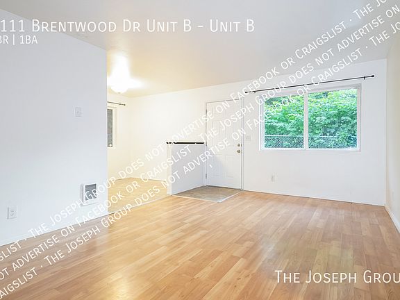2nd image of 1111 Brentwood Dr #B