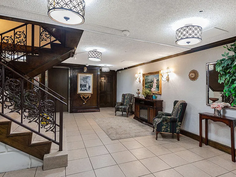 3680 Inverrary Dr #1V — Photo 2