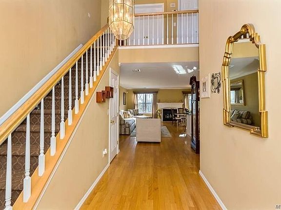 2nd image of 1704 Willow Pond Dr