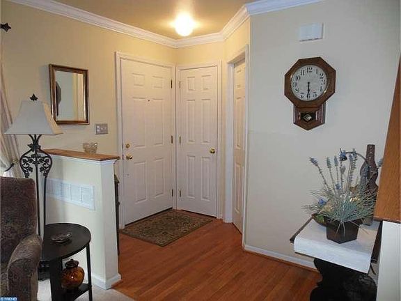 3rd image of 264 W Church St