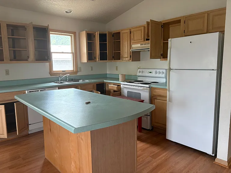 104 Lenwood Ct — Photo 6