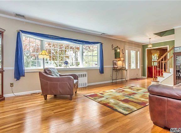 4th image of 1 Francine Ln
