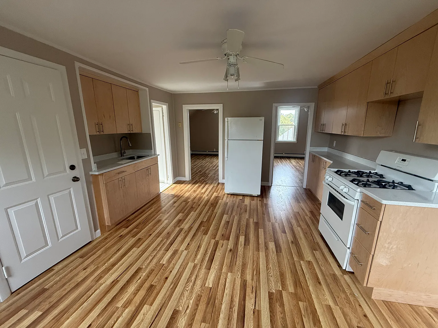2 bed, $1,700 — Photo 4