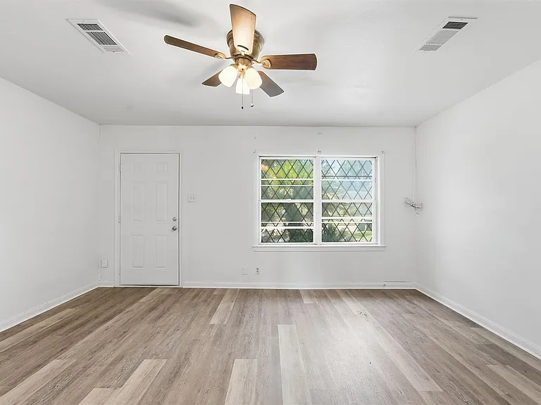 3711 Cosby St — Photo 12