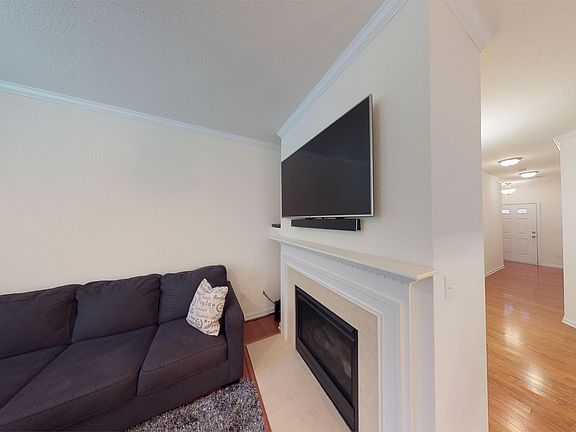 4th image of 2309 Hartfield Cir #1