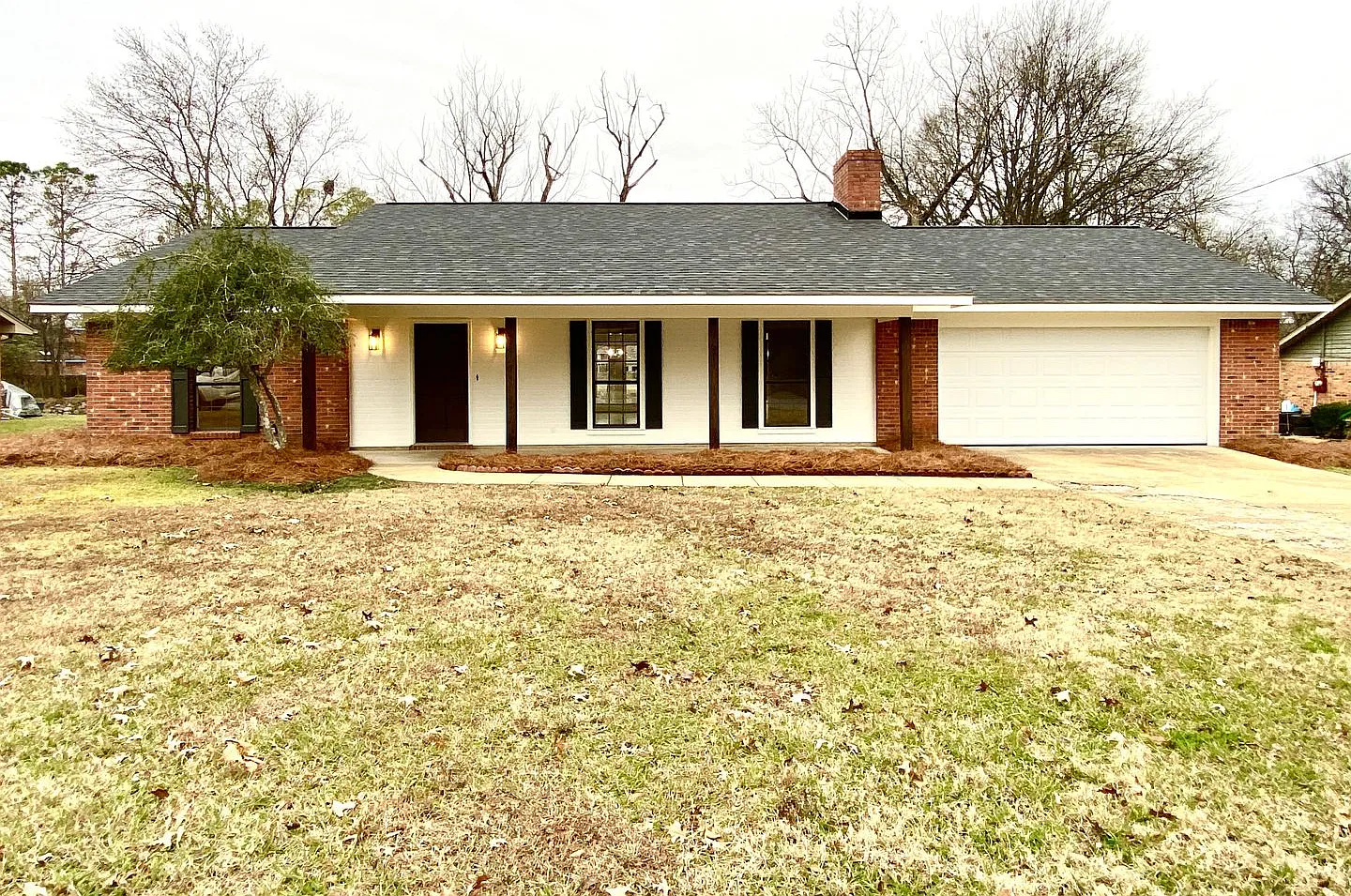 Update 3 Bedroom 2 Bath — Photo 1