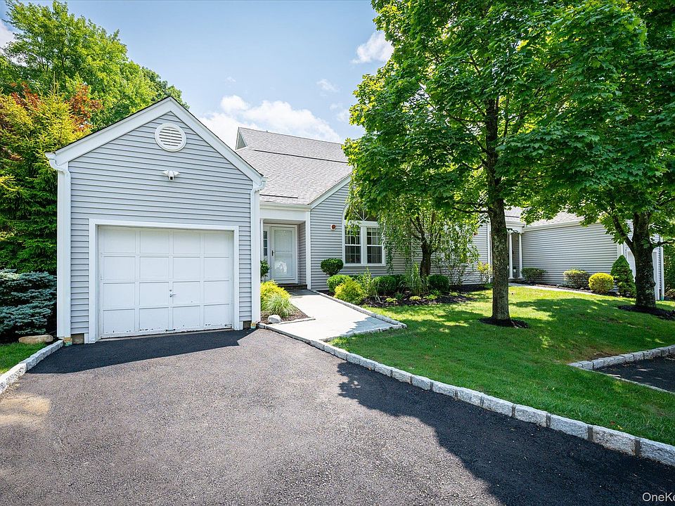 1st image of 215 Sandpiper Court