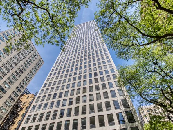 260 E Chestnut St APT 2701, Chicago, IL 60611