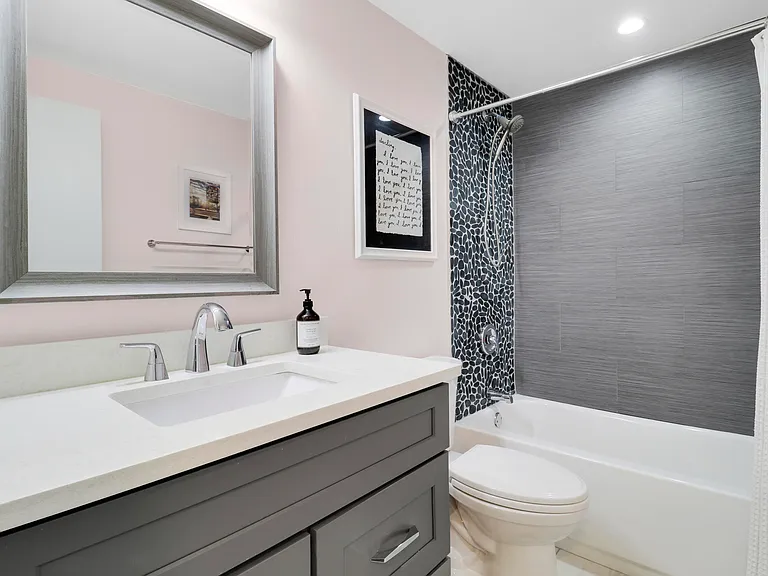52 Yacht Club Dr #402 — Photo 24