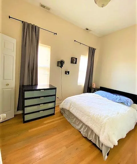 2305 W Grand Ave — Photo 9