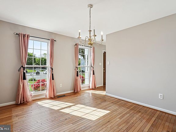 4th image of 5 Crosswood Pl