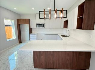 905 W 8th St #2, Mission, TX 78572
