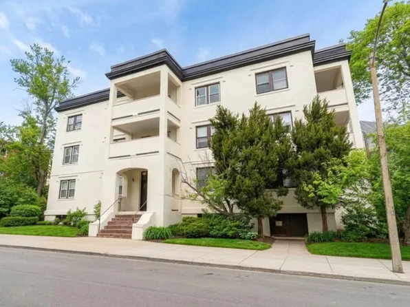 17 Radcliffe Rd APT 10, Allston, MA 02134