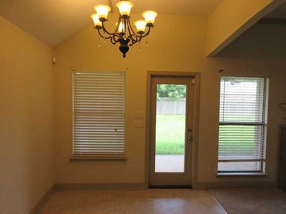 5th image of 3202 Grand Lake Dr