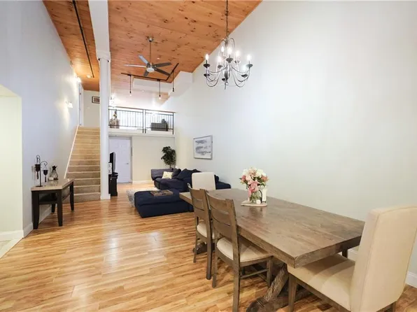 1 Tupperware Dr Unit 121, North Smithfield, RI 02896