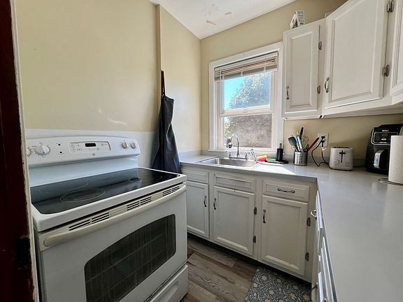 5th image of 120 Chandler Ave Floor 2