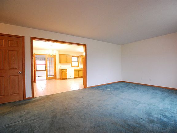 5th image of 427 7th Ave NW