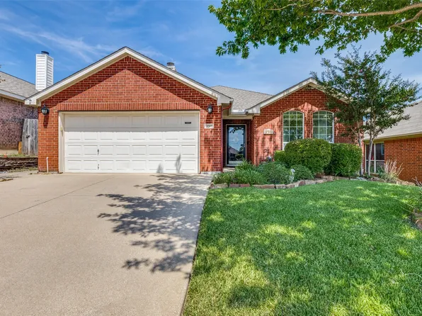 3705 Mossbrook Dr, Fort Worth, TX 76244