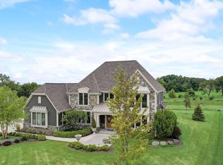1608 Whistling Hill Cir, Hartland, WI 53029