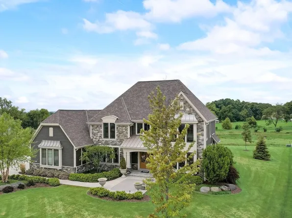 1608 Whistling Hill CIRCLE, Hartland, WI 53029