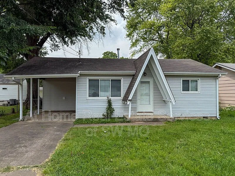 711 N Forest Ave