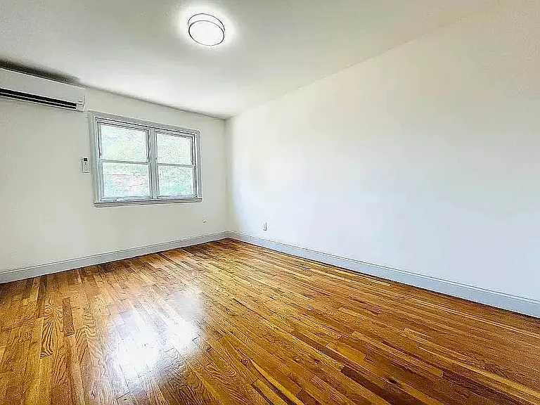 693 Autumn Ave #2 — Photo 9