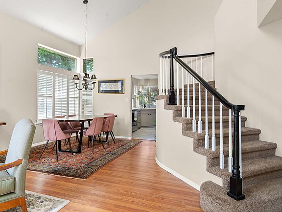 4th image of 6705 Cypress Point Way NE