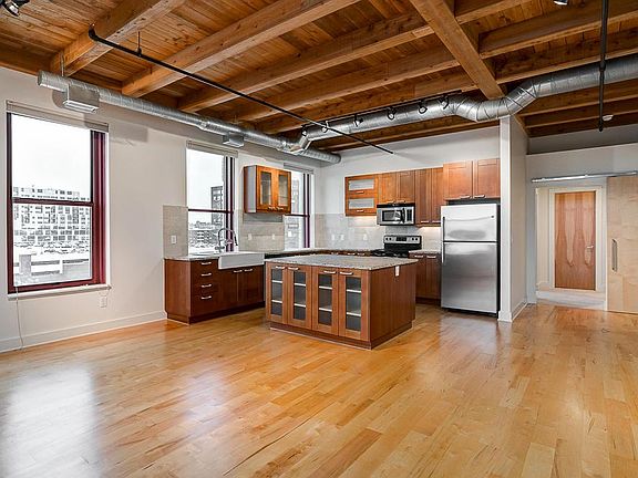 3rd image of 150 E Main St #604