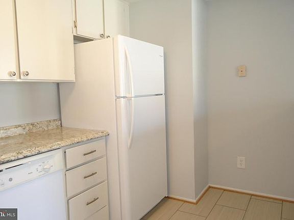 5th image of 9821 Brassie Way