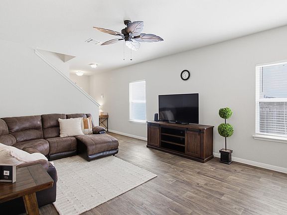4th image of 341 Blue Sage Dr