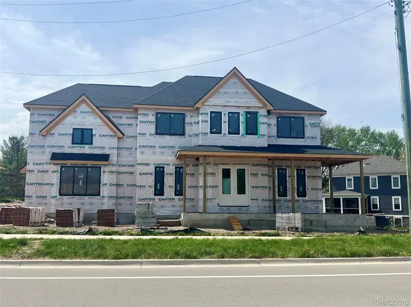 8065 3rd St, Dexter, MI 48130