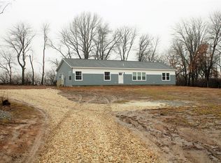 18180 Bluebonnet Ln, Bowling Green, MO 63334