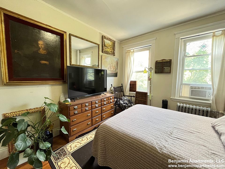 1st image of 235 Park Dr APT 25