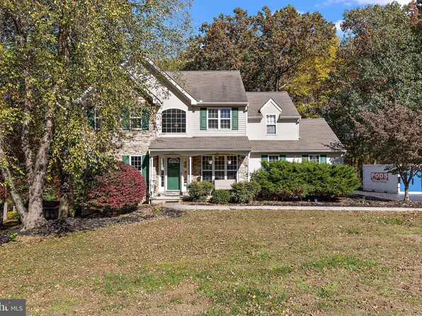 194 Paper Mill Cir, Lincoln University, PA 19352