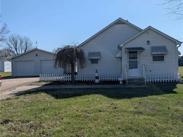 308 N Cleveland St, Garnett, KS 66032