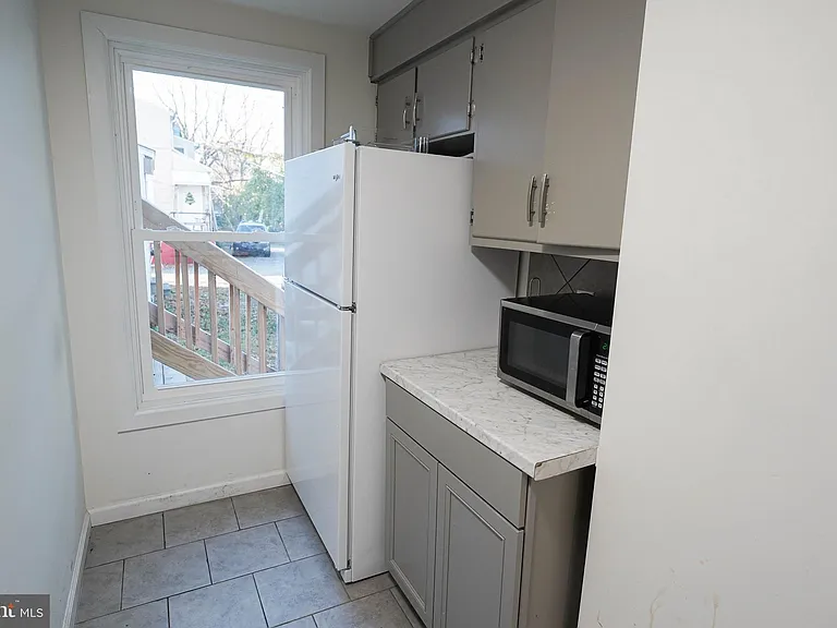 231 Newton St #A — Photo 31