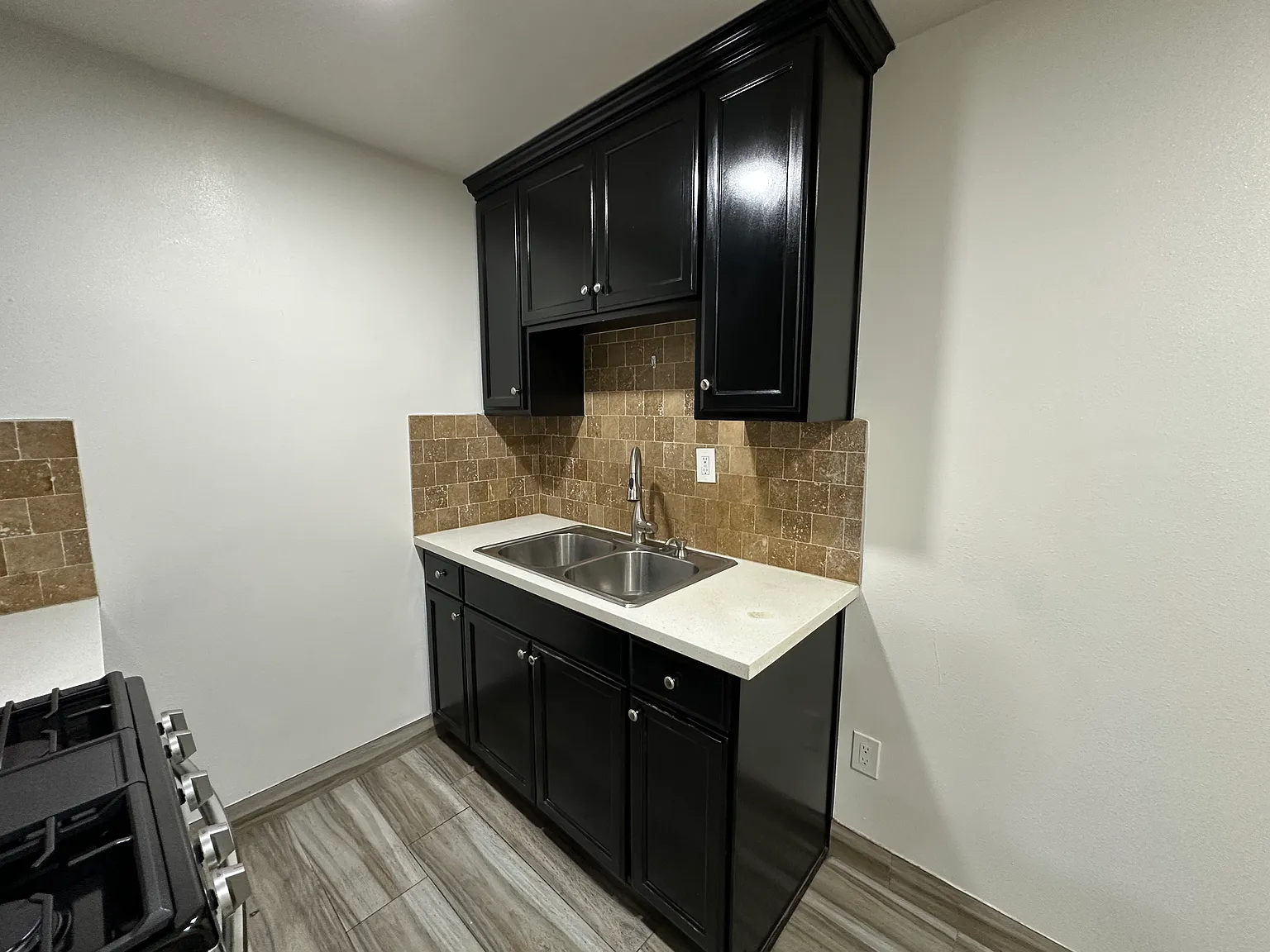 1 bed, 500 sqft, $1,725 — Photo 3