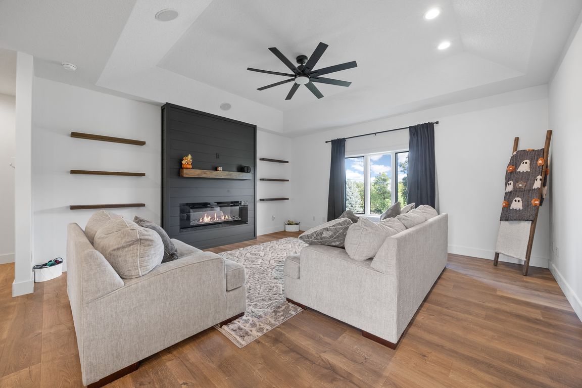 next background image