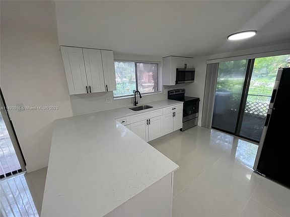 5th image of 112 Wimbledon Lake Dr #112