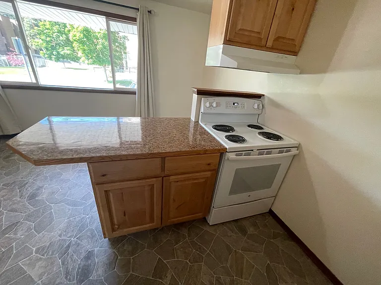 607 C Street in Cheney Near EWU Campus! — Photo 9
