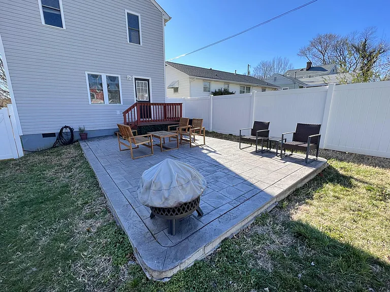 1804 Powhatan St — Photo 3