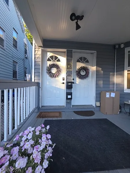 3 bed, 1.0 bath, $2,600 — Photo 1